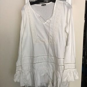 NWT ⬇️Cream/Off-white top - NEVER WORN!